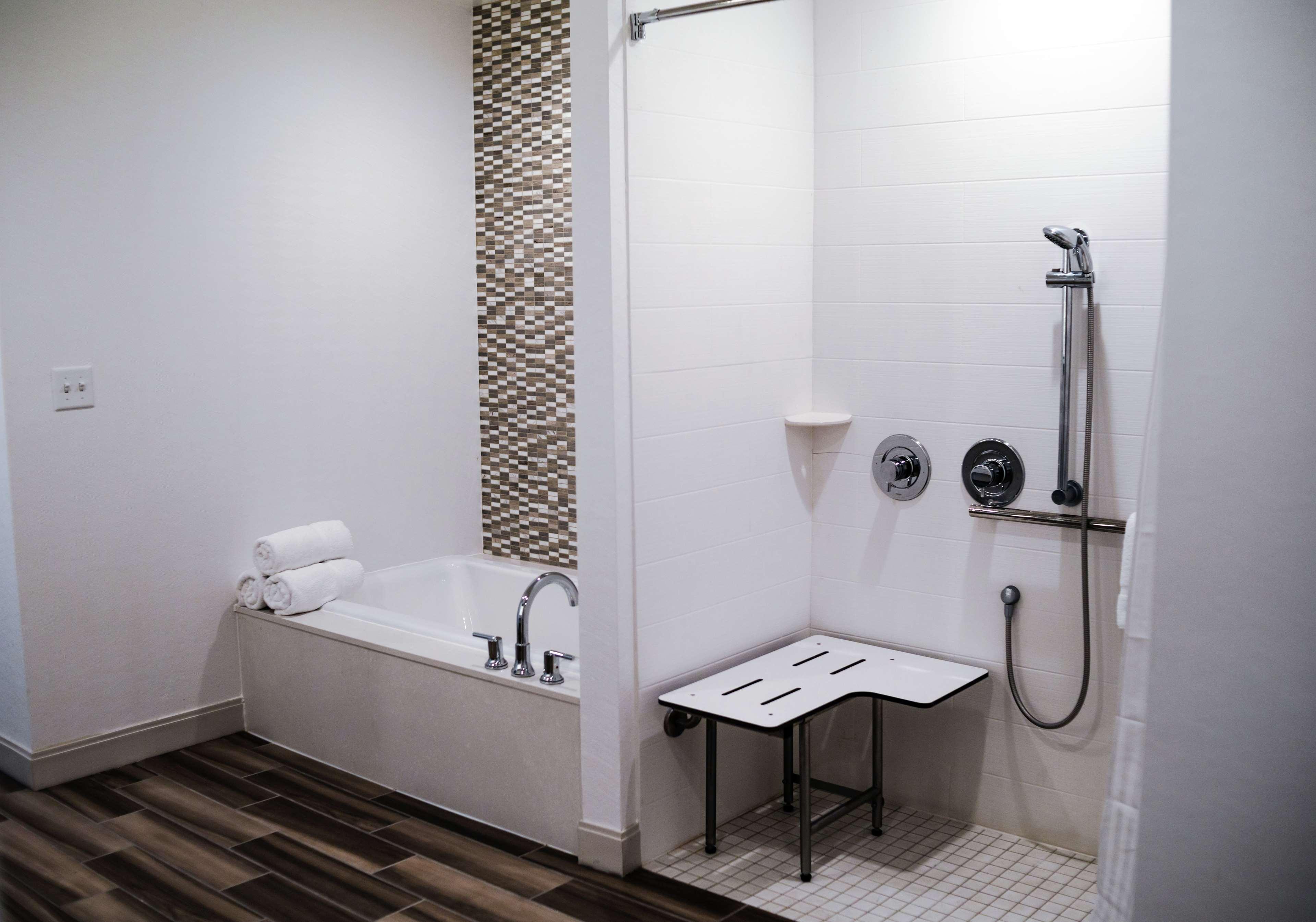 Hilton Garden Inn Waco Buitenkant foto