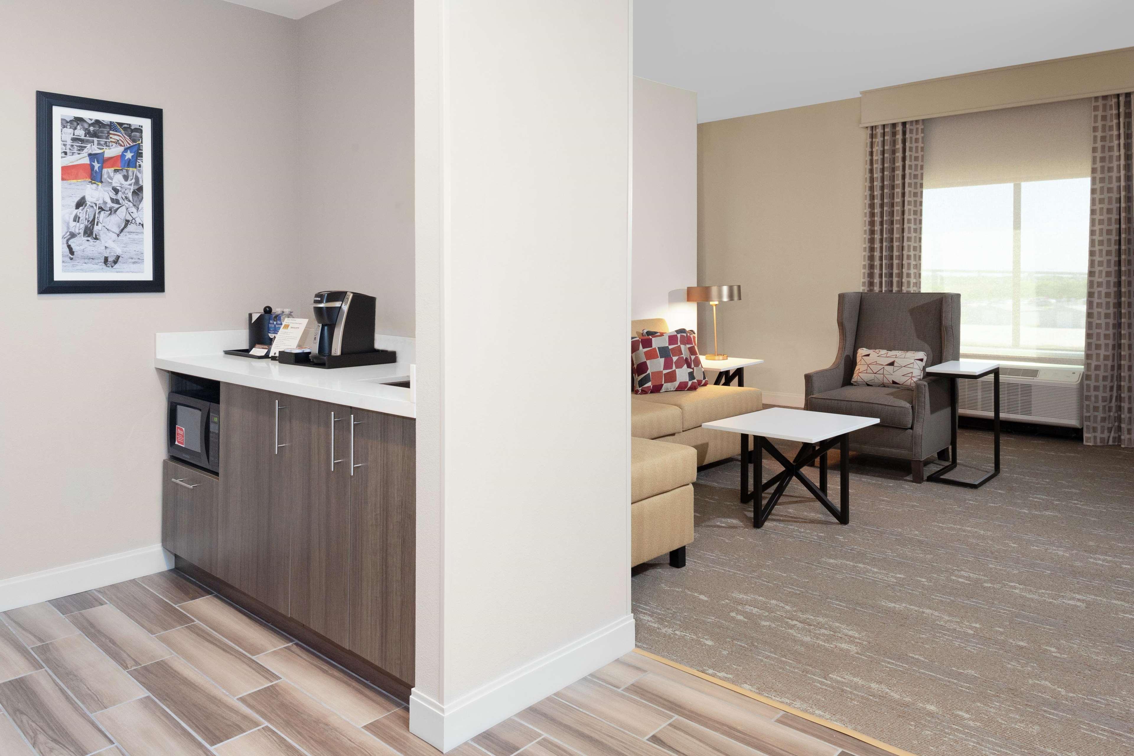 Hilton Garden Inn Waco Buitenkant foto